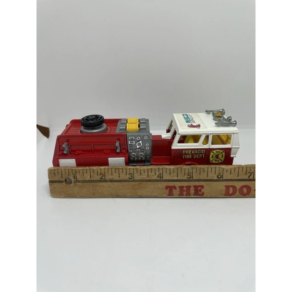 Majorette‎ 1/47 Scale 3030 - Pompe 4 Incendie New York Fire Dept. Engine #5